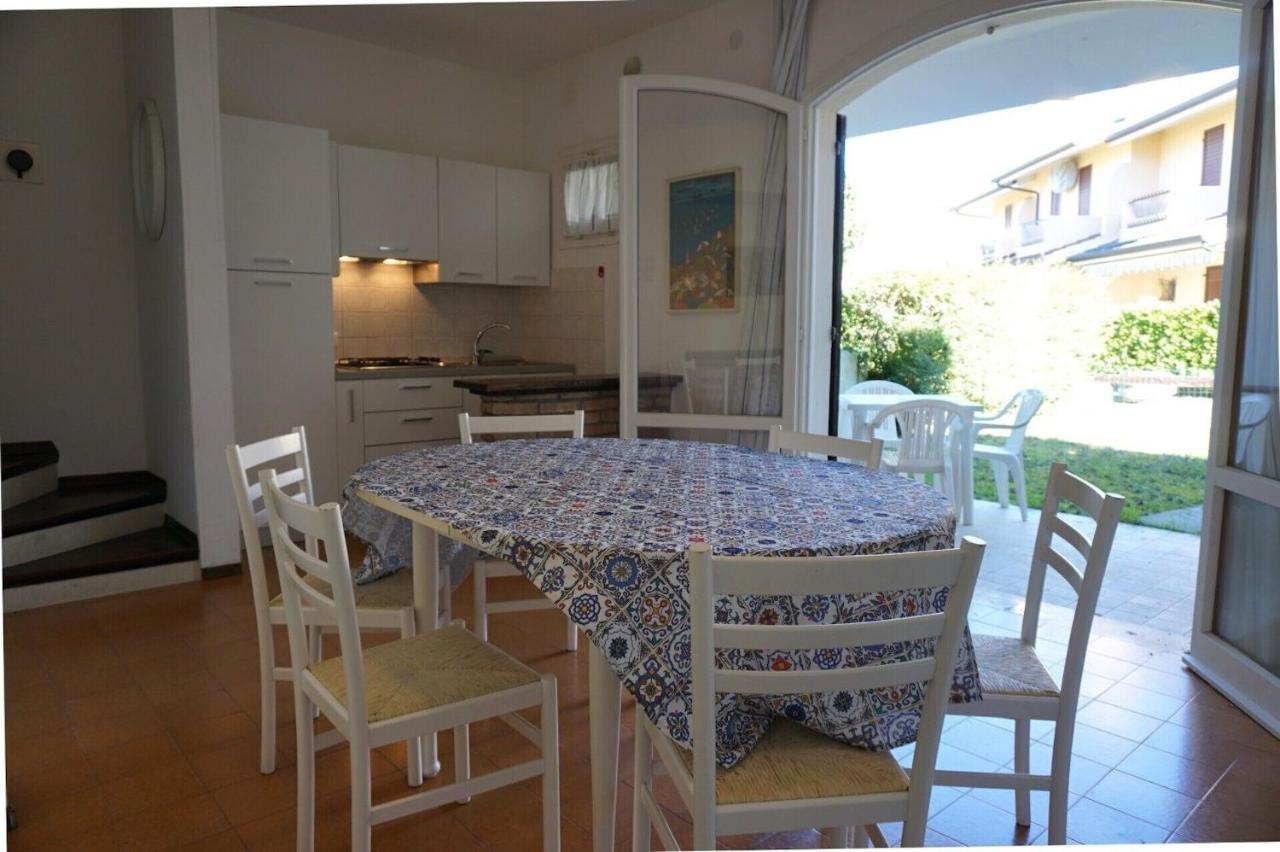 Relax In Our Charming Villa With Private Garden Porto Santa Margherita di Caorle Exterior foto