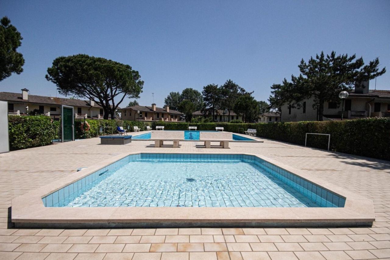 Relax In Our Charming Villa With Private Garden Porto Santa Margherita di Caorle Exterior foto