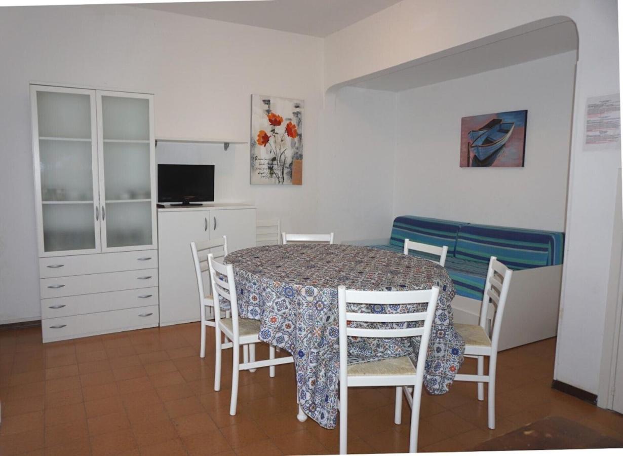 Relax In Our Charming Villa With Private Garden Porto Santa Margherita di Caorle Exterior foto
