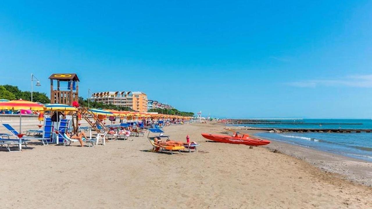 Relax In Our Charming Villa With Private Garden Porto Santa Margherita di Caorle Exterior foto