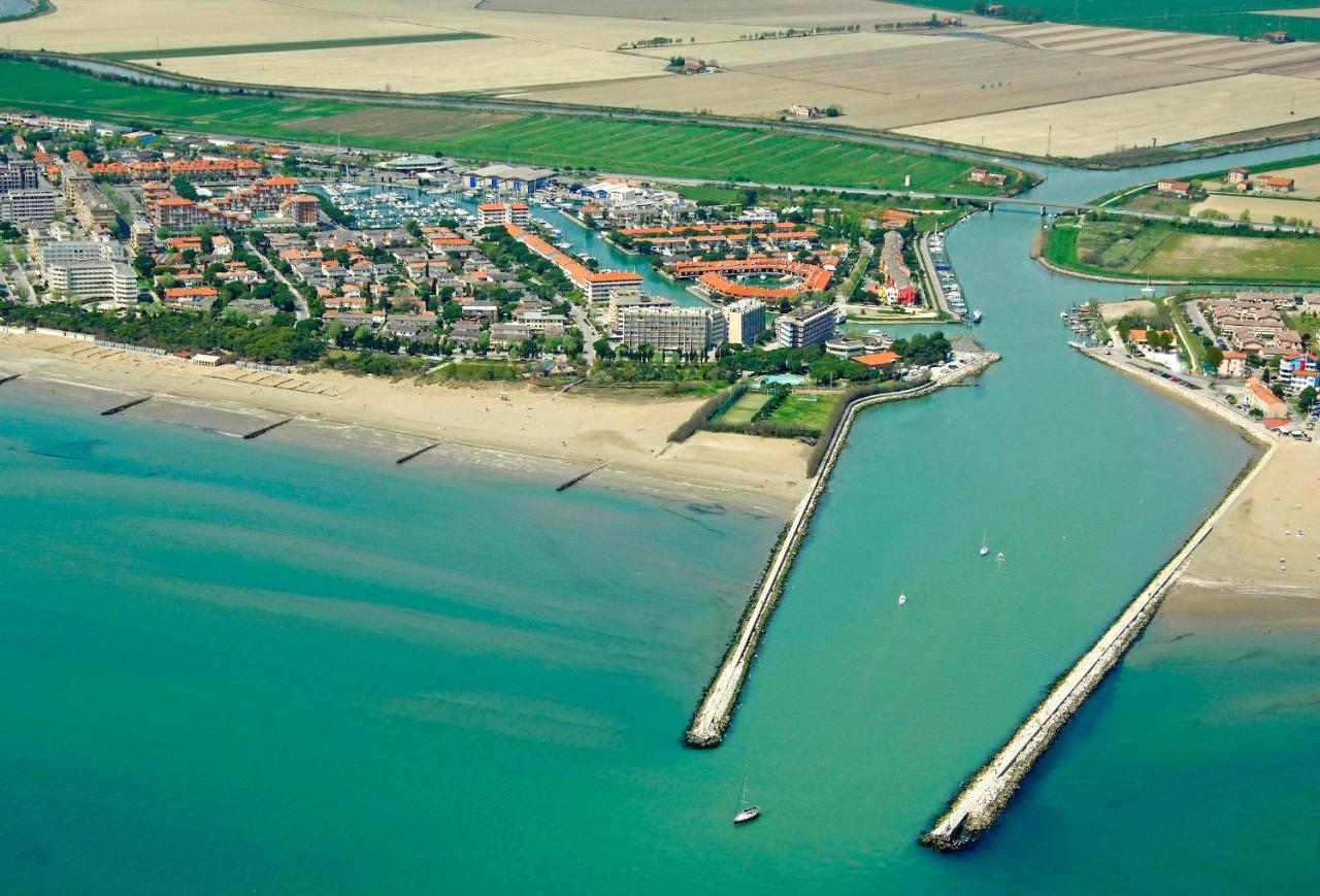 Relax In Our Charming Villa With Private Garden Porto Santa Margherita di Caorle Exterior foto